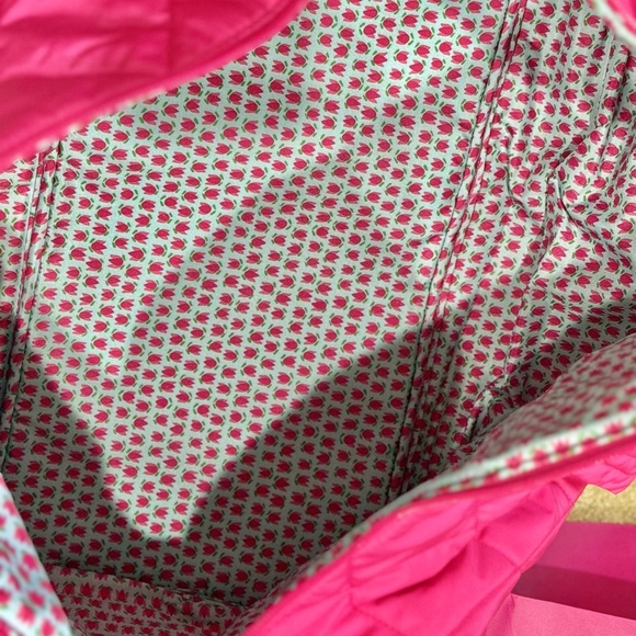 NEW Woman’s Vera Bradley Quilted Large Travel Duffel in Peacock Pink - Picture 4 of 5